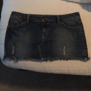 So size 13 juniors Jean skirt